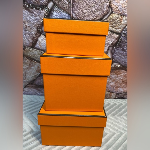 AUTHENTIC HERMES GIFT BOXES - Picture 2 of 12